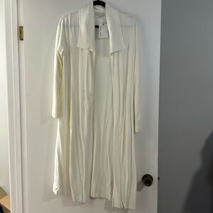 Barefoot dreams, cozychic ultra light M pearl NWT *retail dust